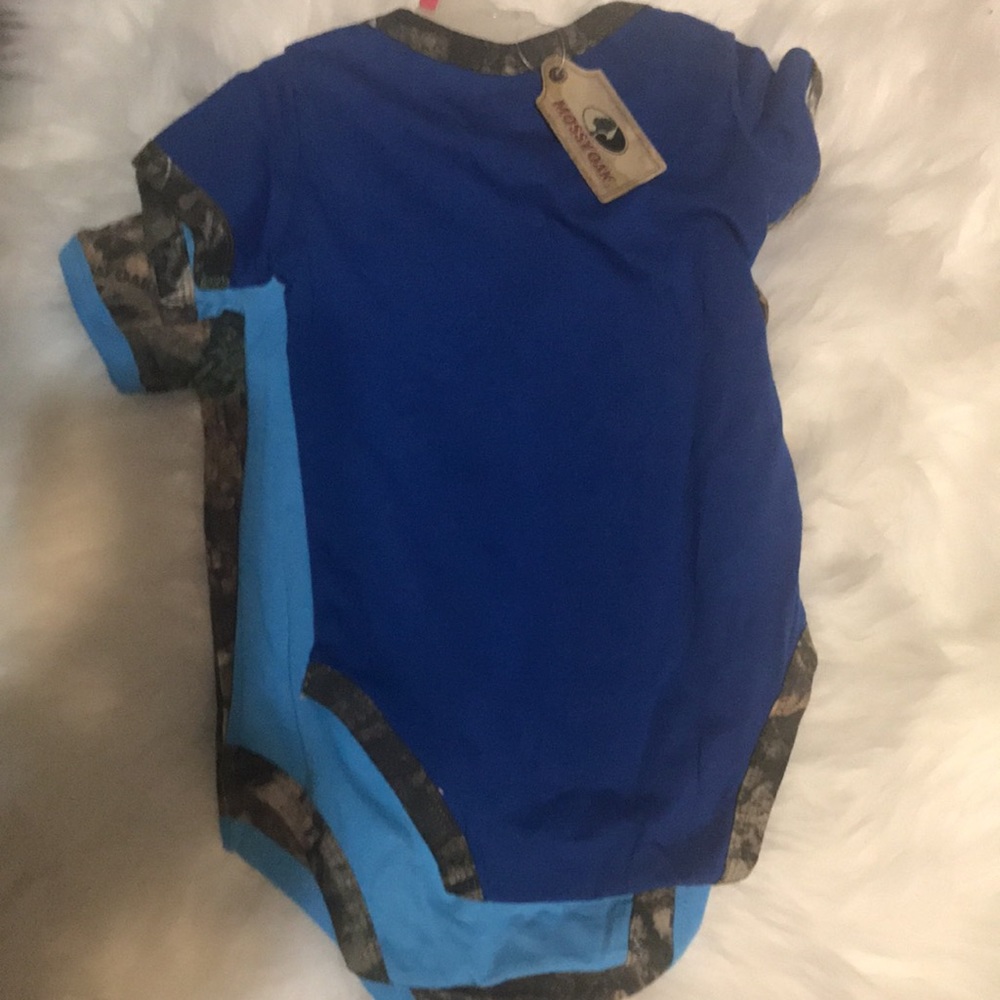NWT.   3 / camouflage Onie set.      Size 18 months